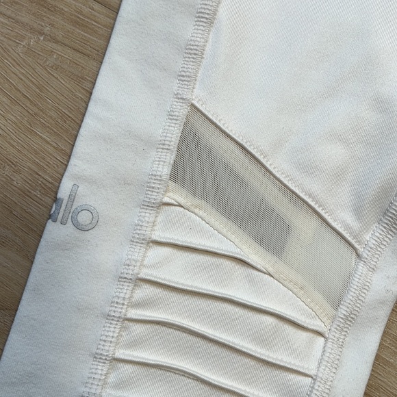 ALO High-Waist Moto Legging WHITE SIZE XS NEW. 0658 - Picture 7 of 7